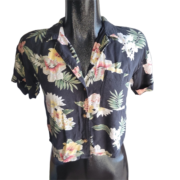 Hollister Black Floral Print Button-Up Cropped Shirt XS - Picture 1 of 6